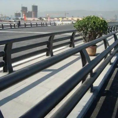 道路防撞護(hù)欄